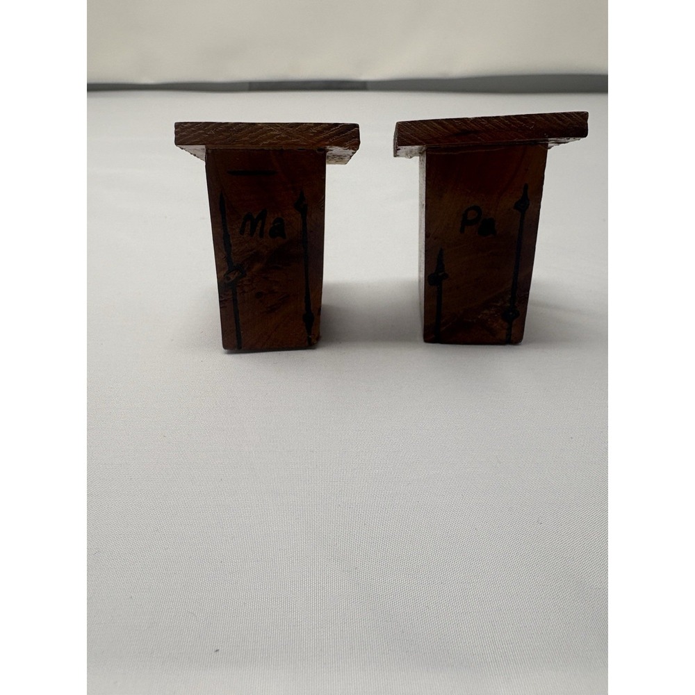 Wooden Ma and Pa Outhouse Salt and Pepper Shakers Jacksonville Illinois Retro 70